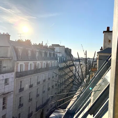 Apartment Sunny, Calm With View And Balcony Paris
